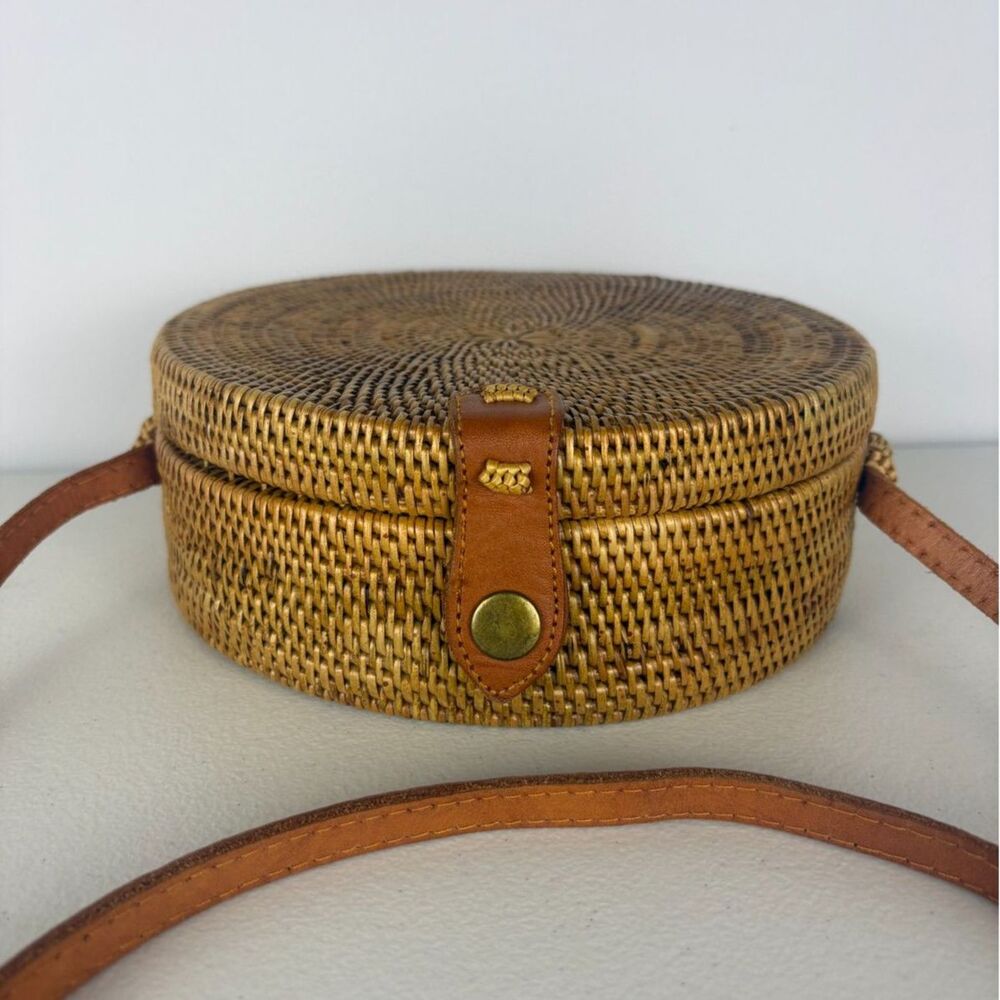 Bali Ata Grass Round Crossbody Bag Rattan Leather Batik Lined Boho Wicker Purse